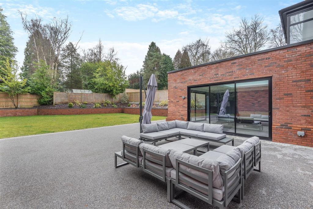 8633627-exterior25.jpg