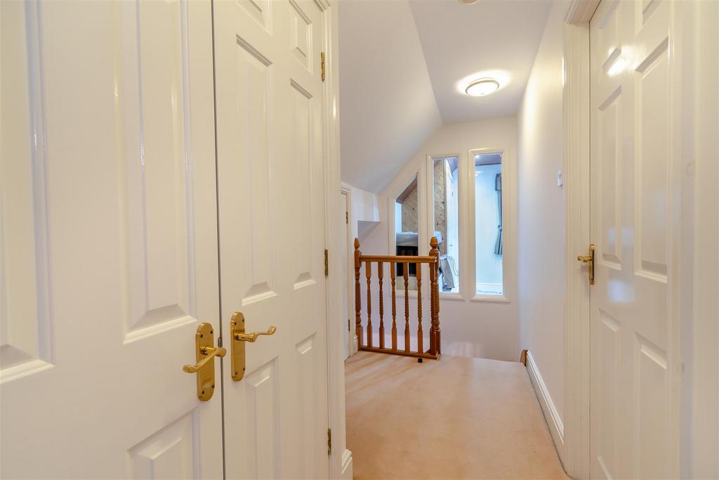 8631941-interior42.jpg