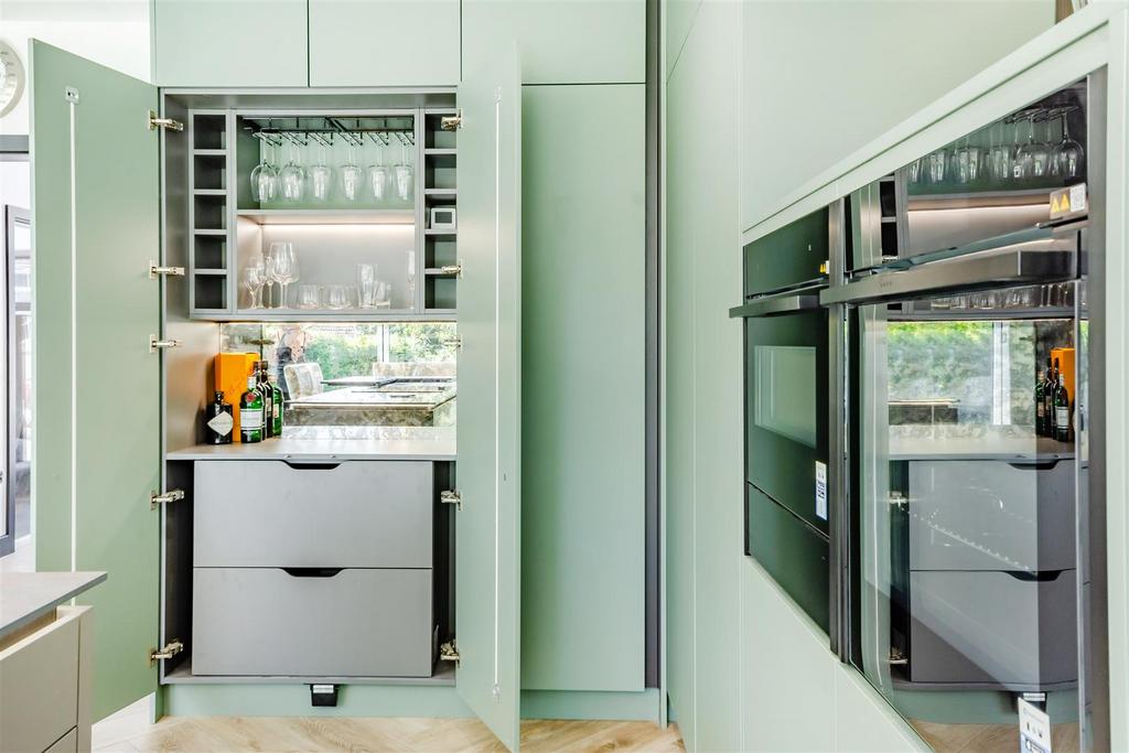 8653275-interior50.jpg