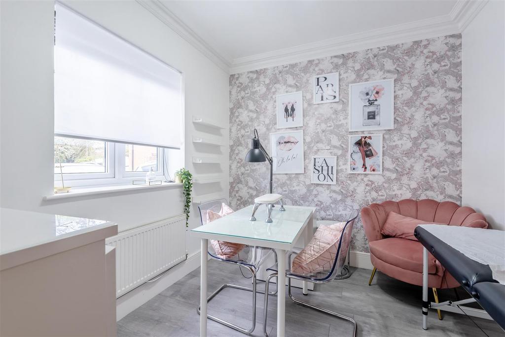 8681339-interior28.jpg