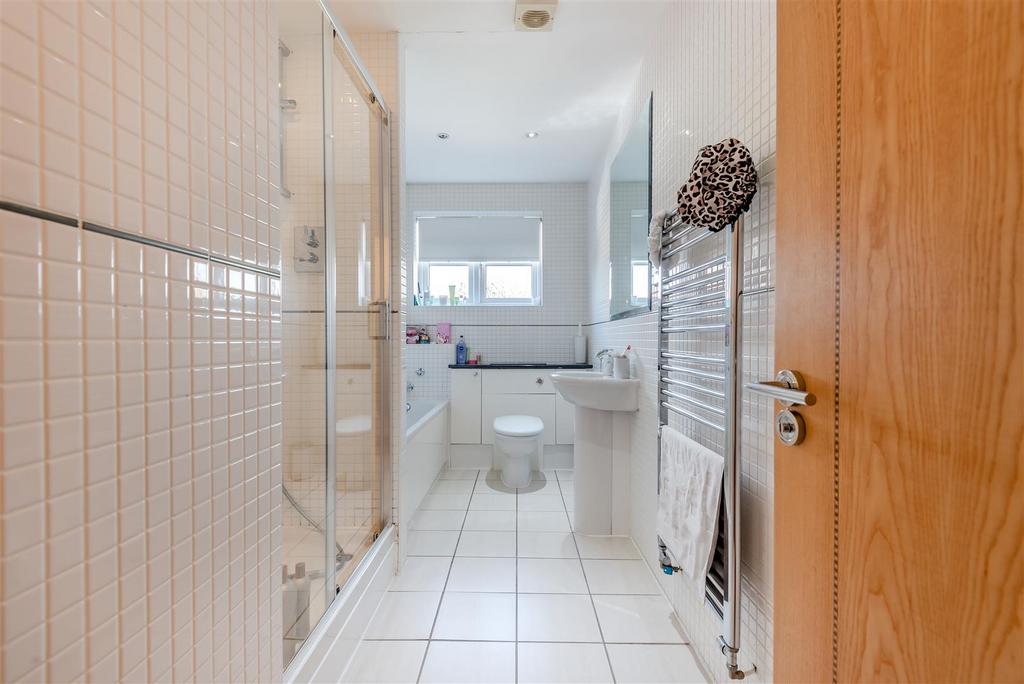 8681339-interior18.jpg