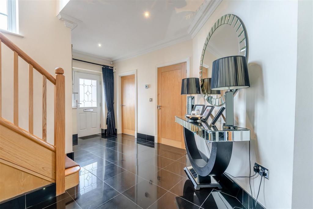 8681339-interior02.jpg
