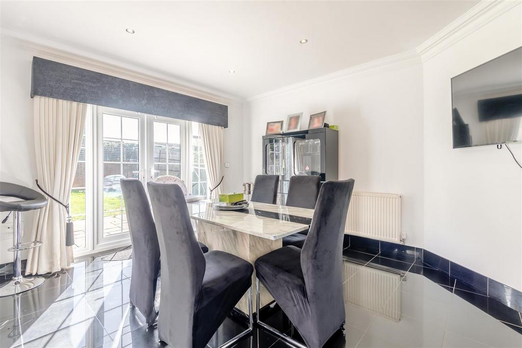 8681339-interior11.jpg