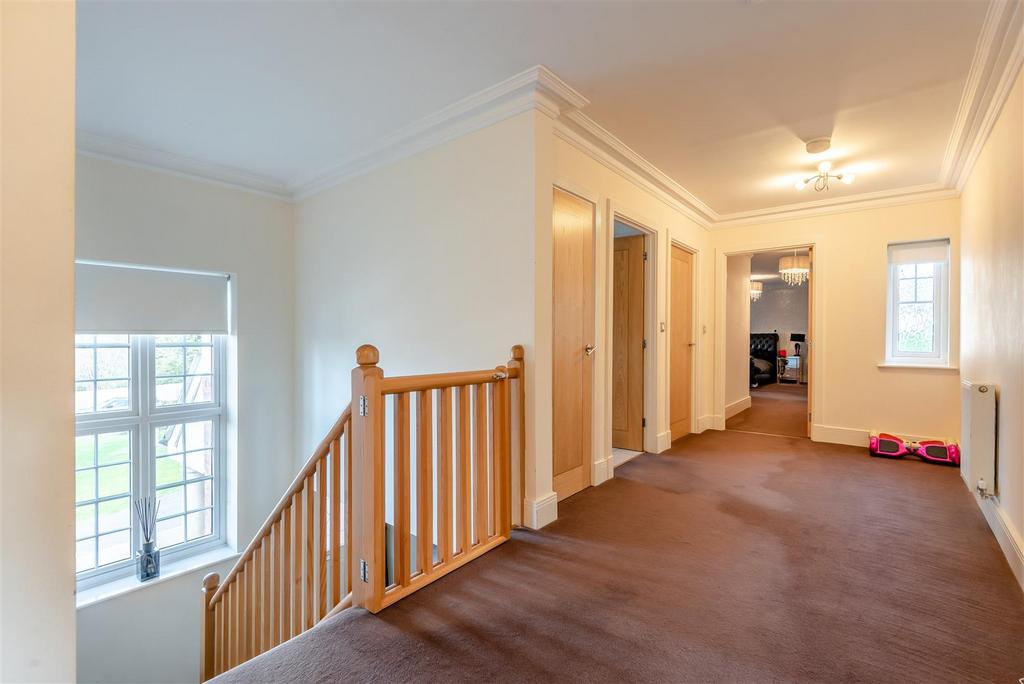 8681339-interior26.jpg