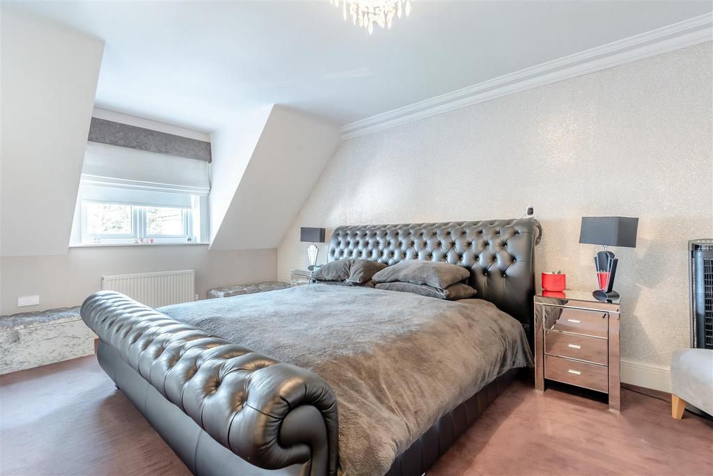 8681339-interior14.jpg