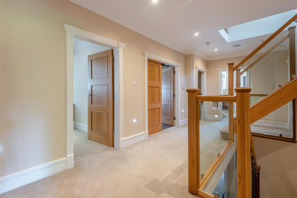 8657682-interior19.jpg