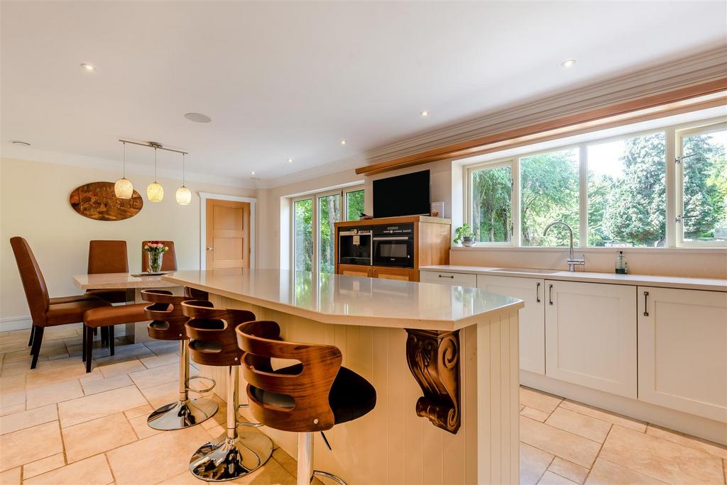 8657682-interior07.jpg