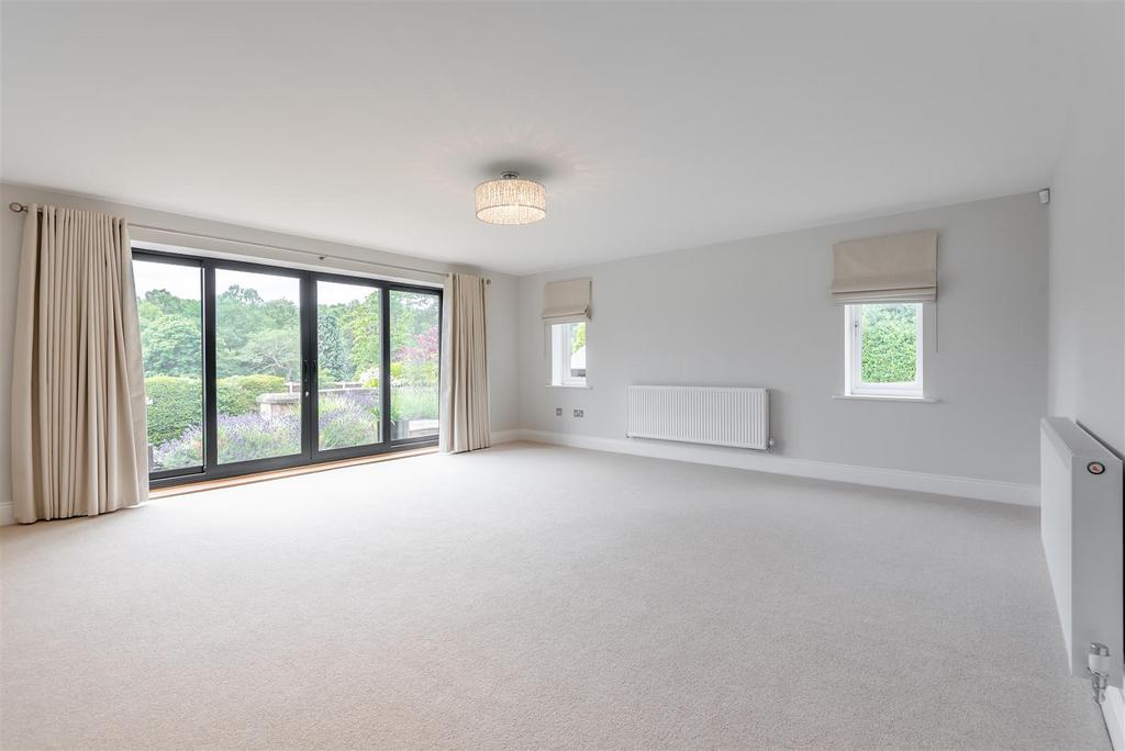 8654576-interior10.jpg