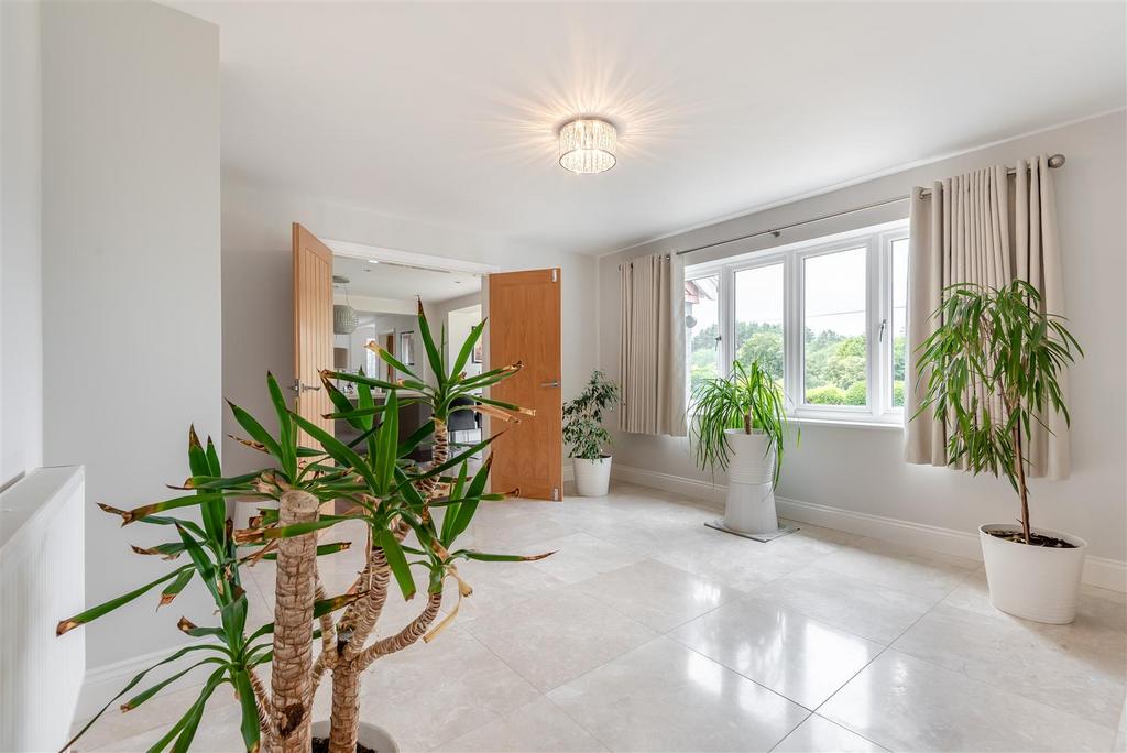 8654576-interior12.jpg