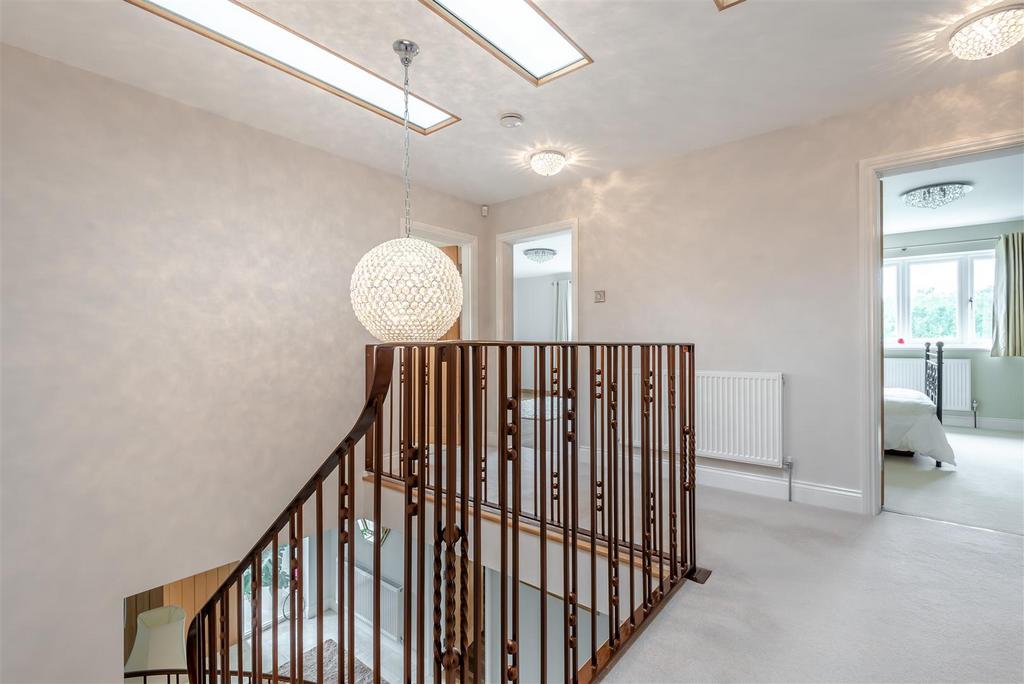 8654576-interior34.jpg