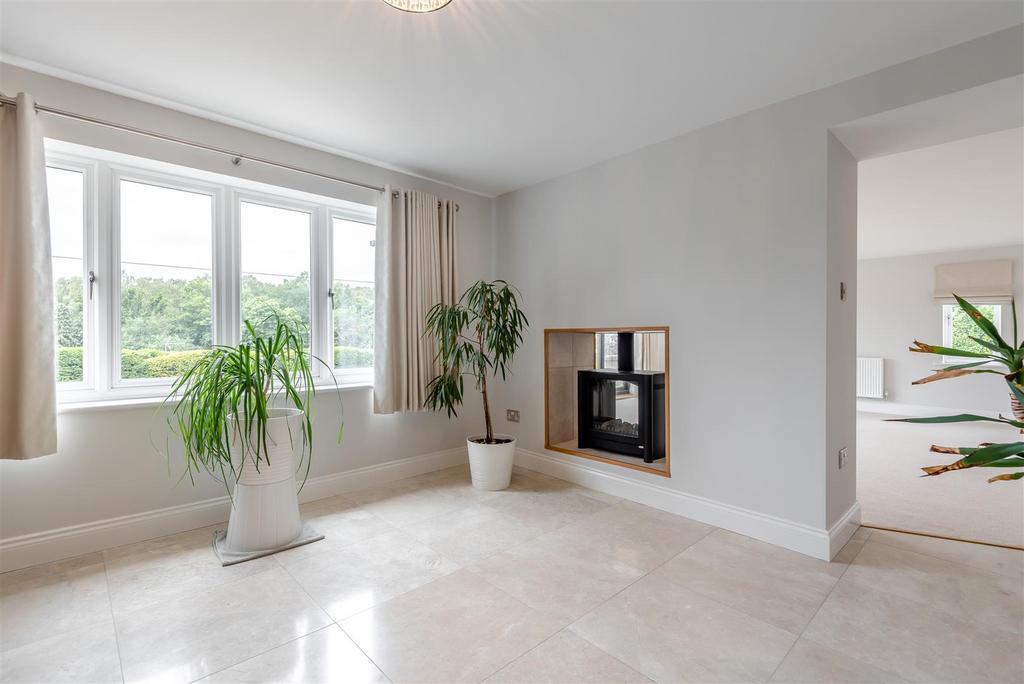 8654576-interior09.jpg
