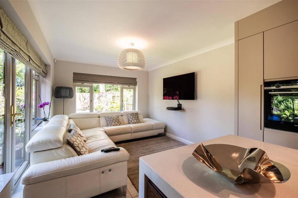 6 Upper Clifton Kitchen.jpg
