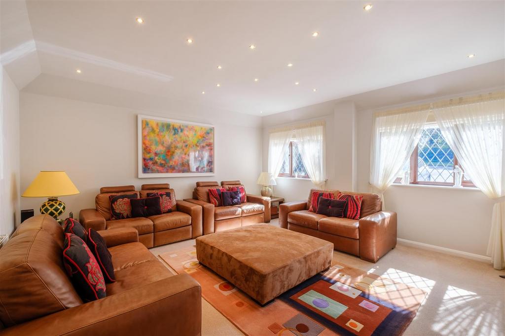 6 Upper Clifton Lounge.jpg