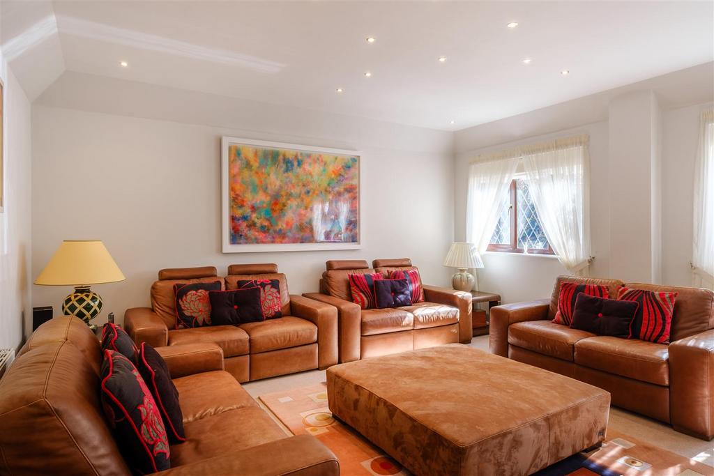 6 Upper Clifton Lounge-2.jpg