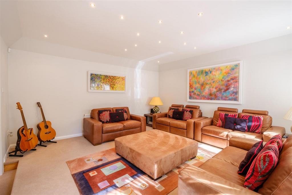 6 Upper Clifton Lounge-3.jpg