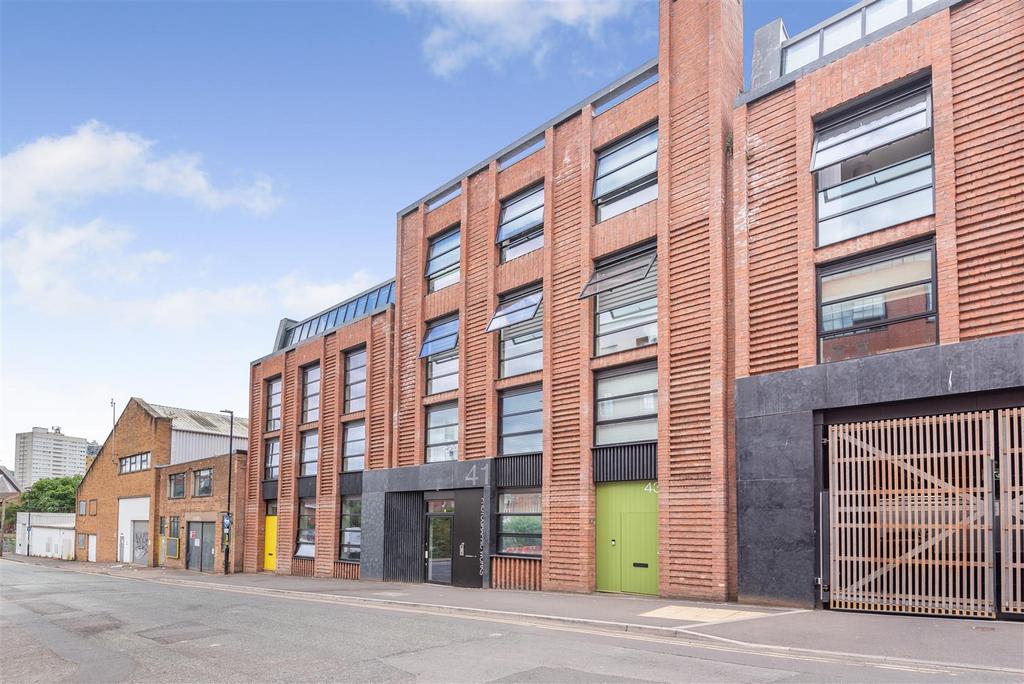 8652869-exterior06.jpg