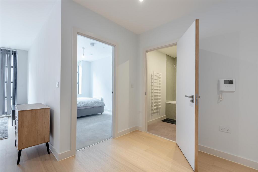 8652869-interior10.jpg