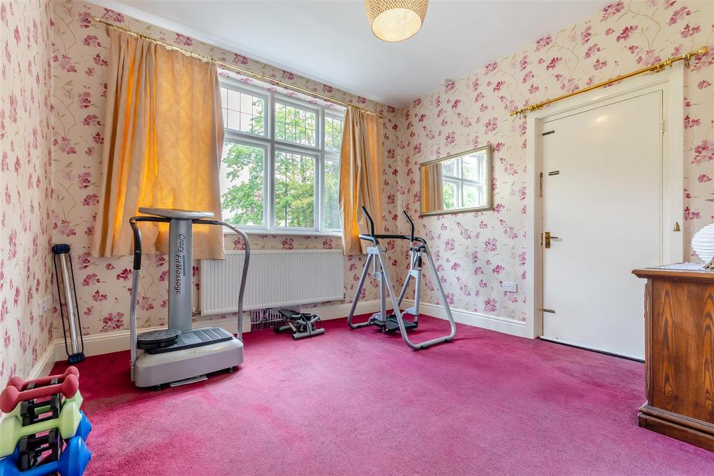 8599546-interior18.jpg