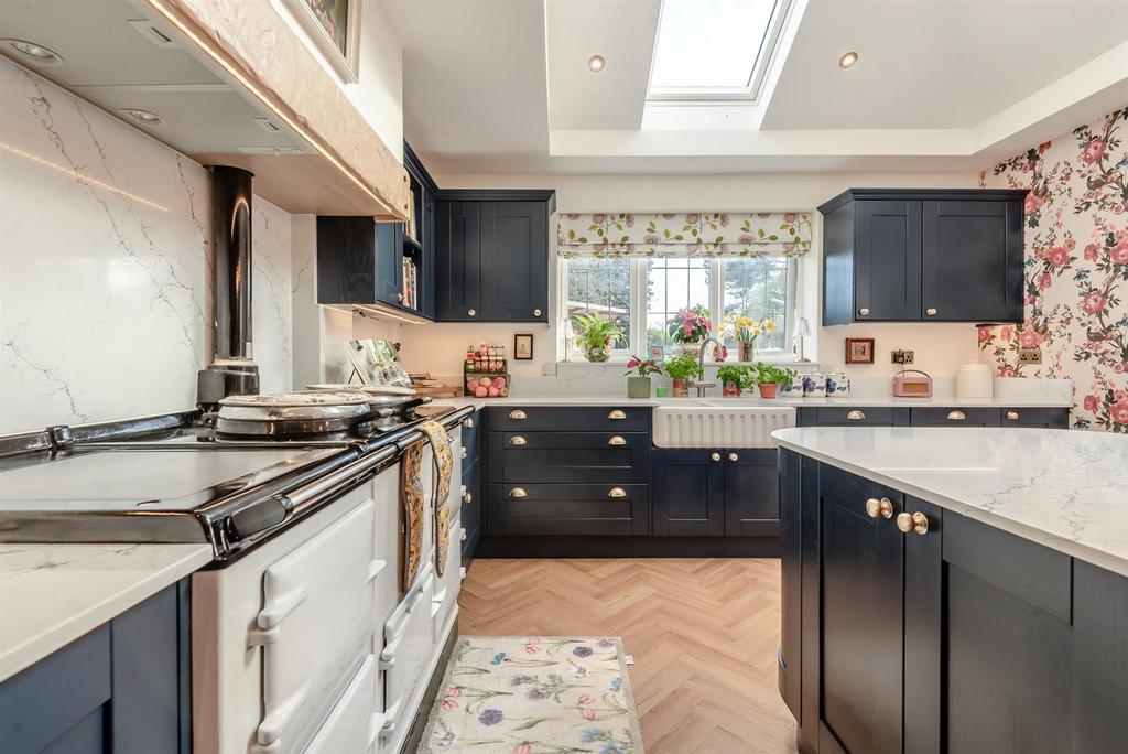 8680787-interior35.jpg