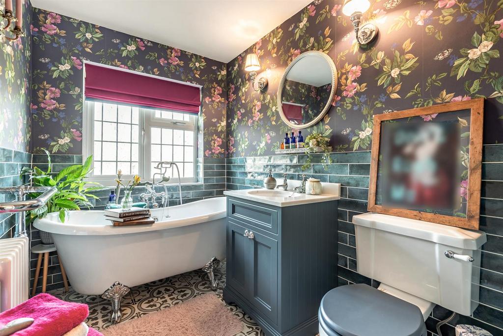 8680787-interior10.jpg