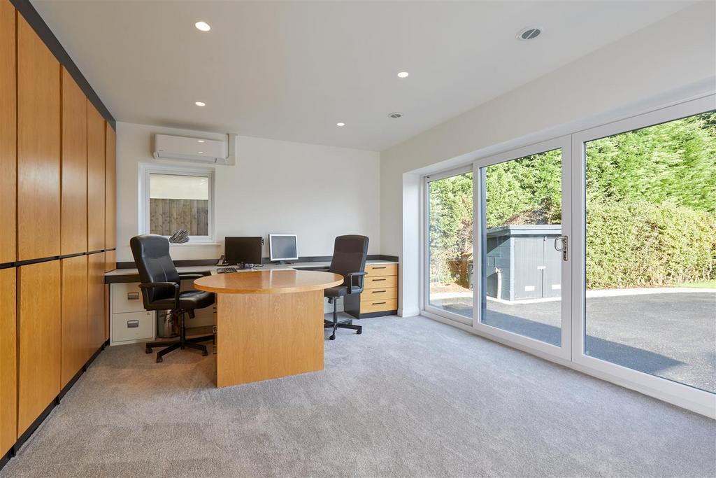 Broad View Interior 019.jpg