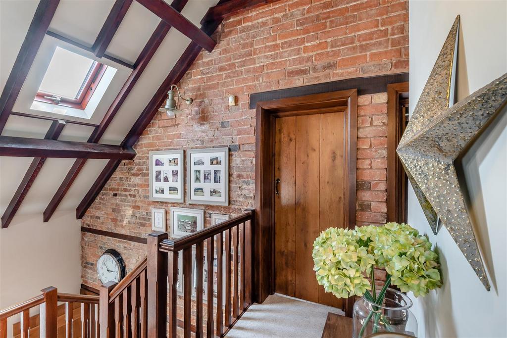 8651407-interior09.jpg