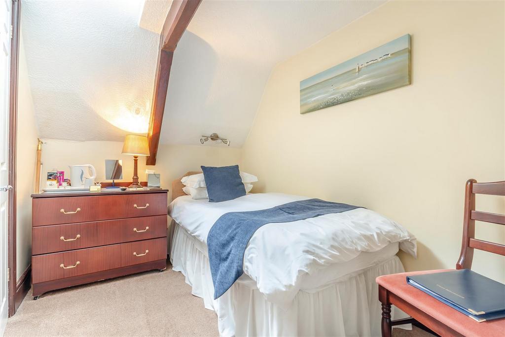 8550706-interior21.jpg
