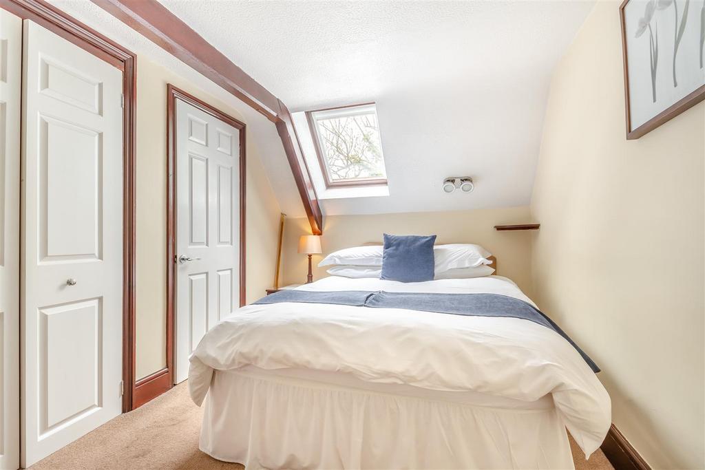 8550706-interior25.jpg