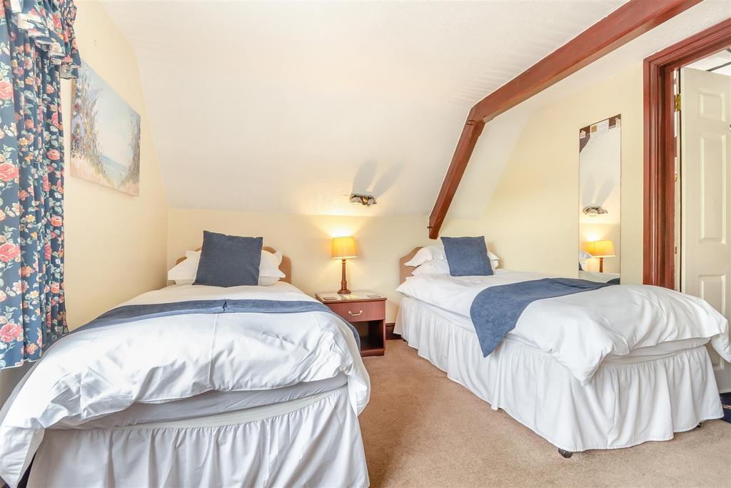 8550706-interior18.jpg