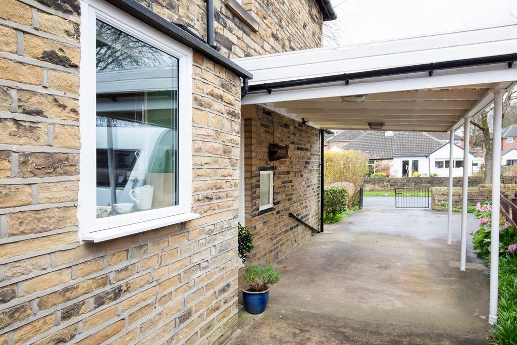 Drive and car port