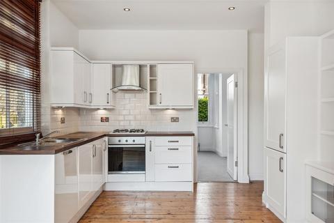 2 bedroom flat to rent, Netheravon Road, Chiswick, London