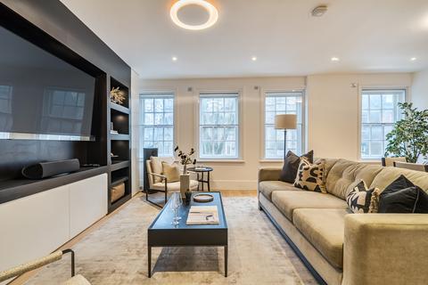 3 bedroom flat for sale, Kensington Church Street, London, W8