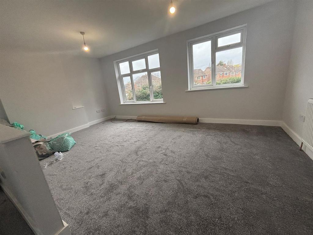 Lounge 2.jpeg