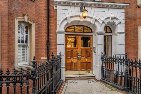 2 bedroom flat for sale, Oakwood Court, London, W14