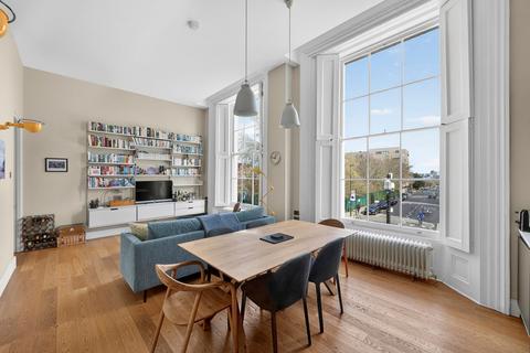 2 bedroom flat for sale, York Way, London