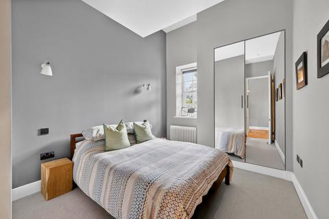 2 bedroom flat for sale, York Way, London