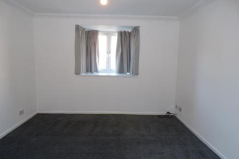 1 bedroom flat to rent, Rushdon Close, Romford RM1