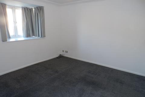 1 bedroom flat to rent, Rushdon Close, Romford RM1