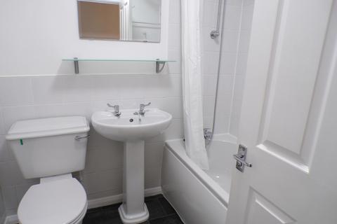 1 bedroom flat to rent, Rushdon Close, Romford RM1
