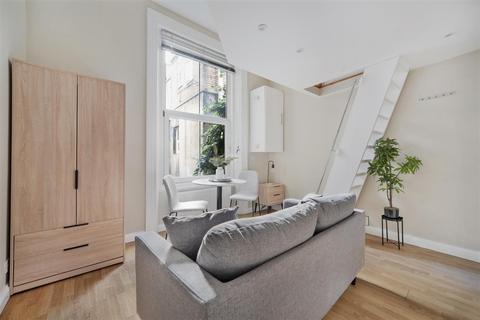 Studio to rent, Wrights Lane, London W8