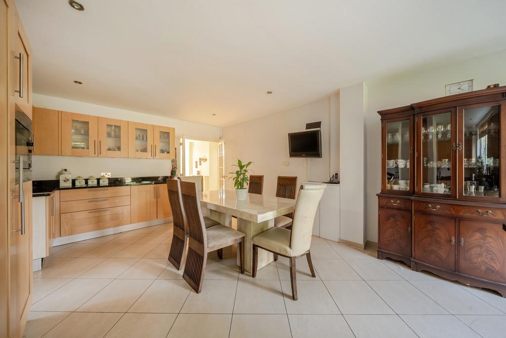 Kitchen/Breakfast