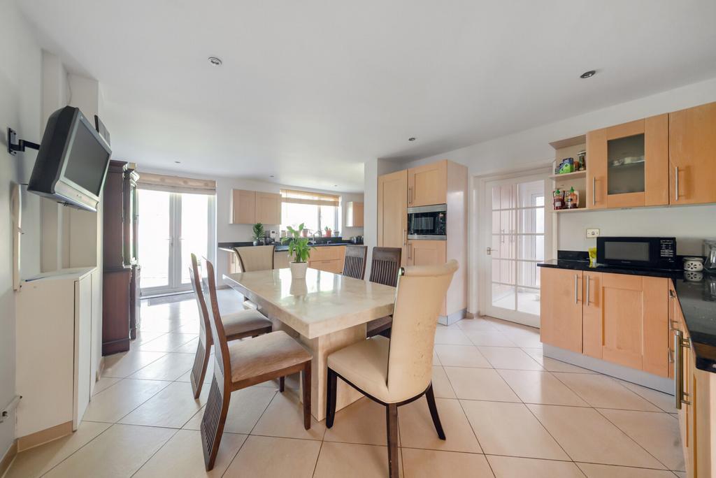Kitchen/Breakfast
