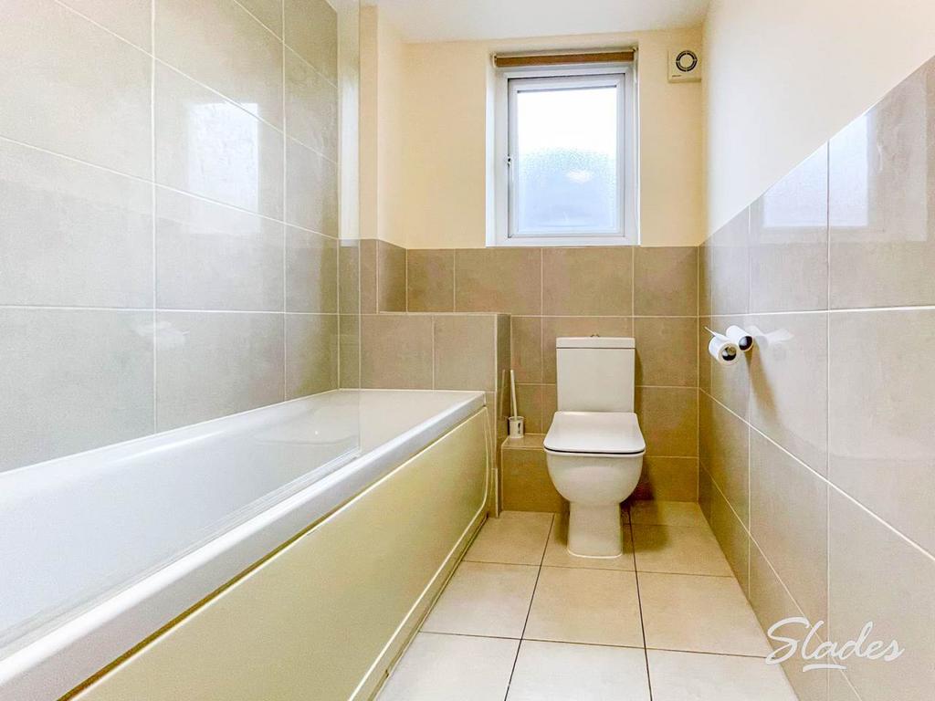 13 robinia bathroom