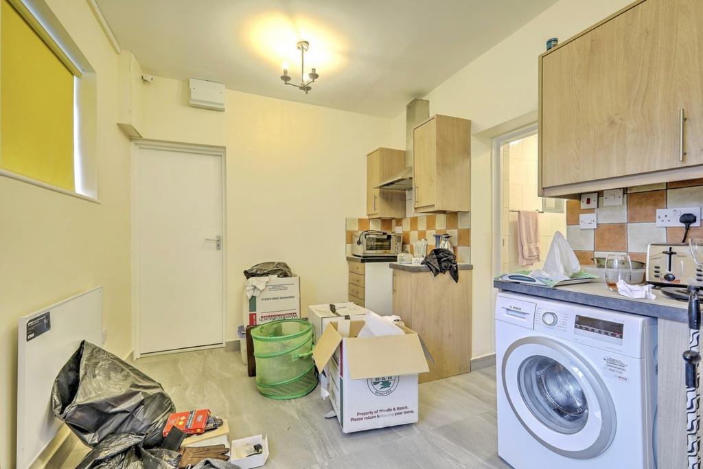 Flat Kitchen