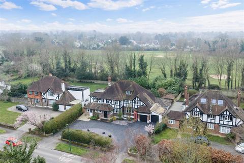 undefined, Banstead Road, Banstead
