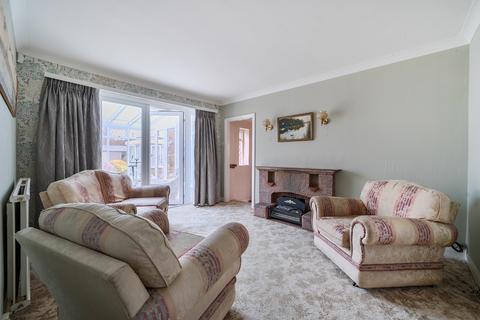 3 bedroom bungalow for sale, The Woodlands, Esher, KT10