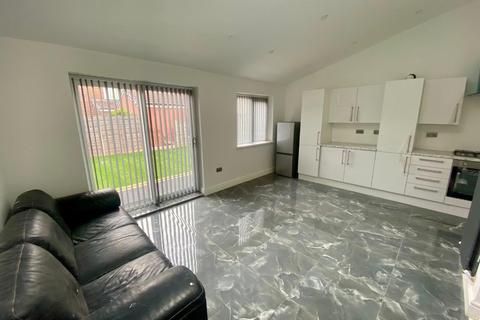 3 bedroom semi-detached house for sale, Delacourt Road, Fallowfield