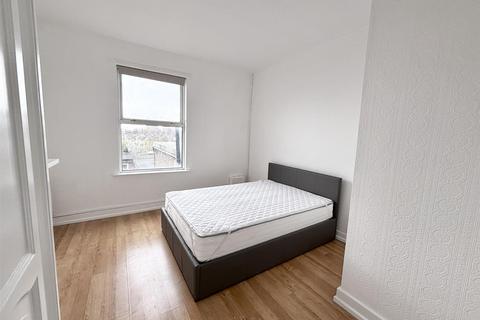 1 bedroom flat to rent, Kilburn Lane, London, W10