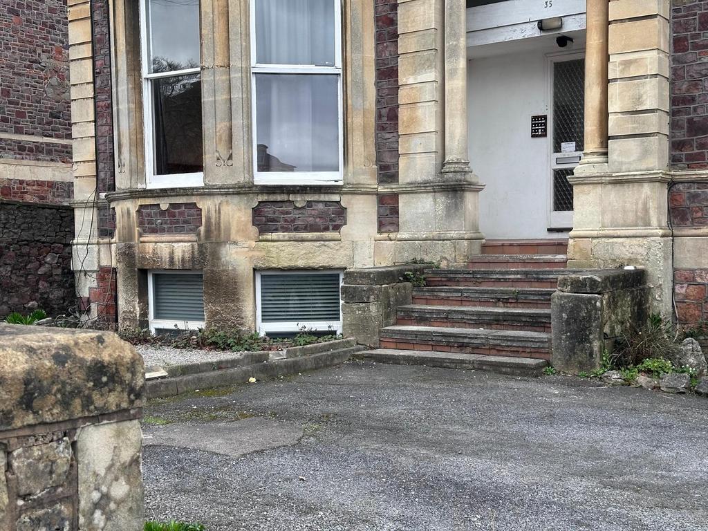 Grand stone-fronted property with classical col...