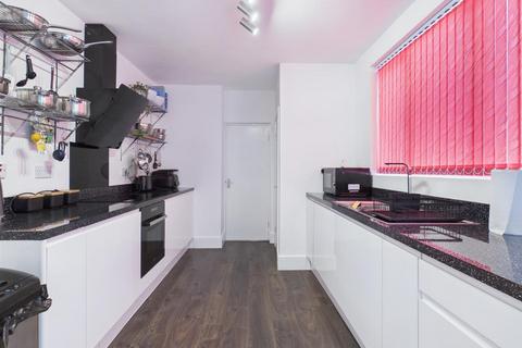 4 bedroom terraced house for sale, Westmoreland Avenue, Bridlington